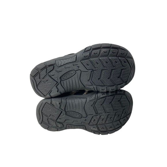 Keen Newport Shoe Youth Size 2 US Black TPS Big Foot Gold - Picture 10 of 12
